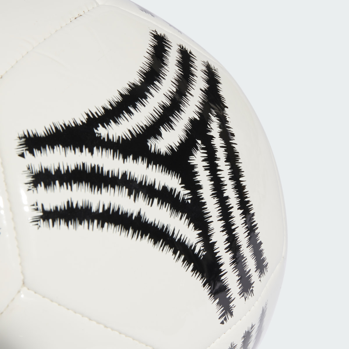 Adidas Ballon Domicile Juventus Club. 4