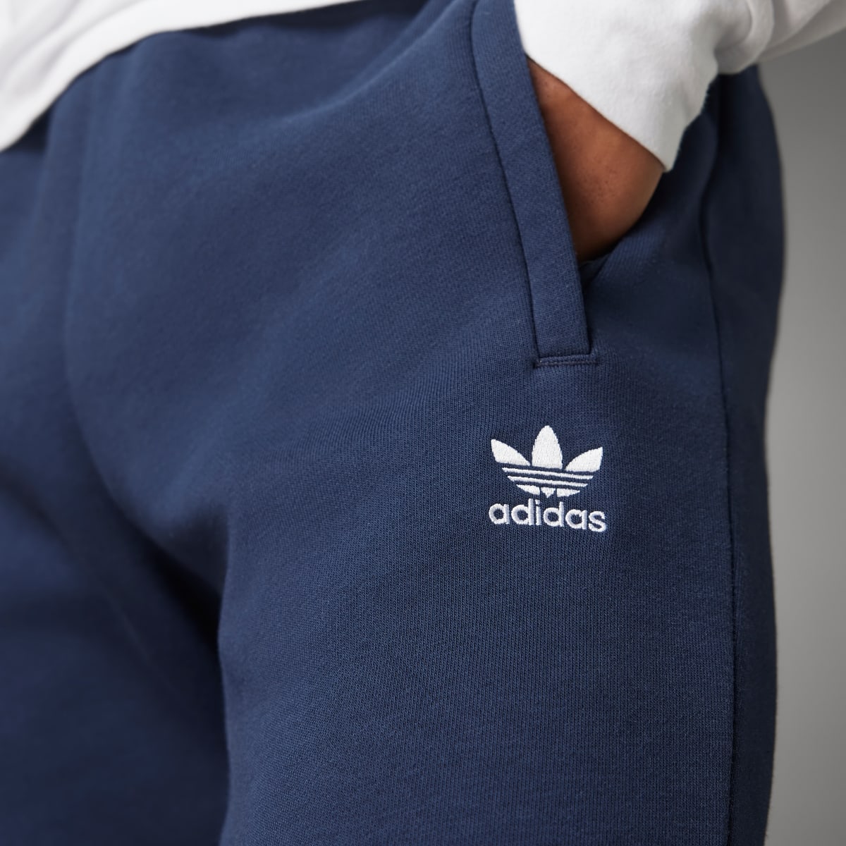 Adidas Real Madrid Essentials Trefoil Tracksuit Bottoms. 6