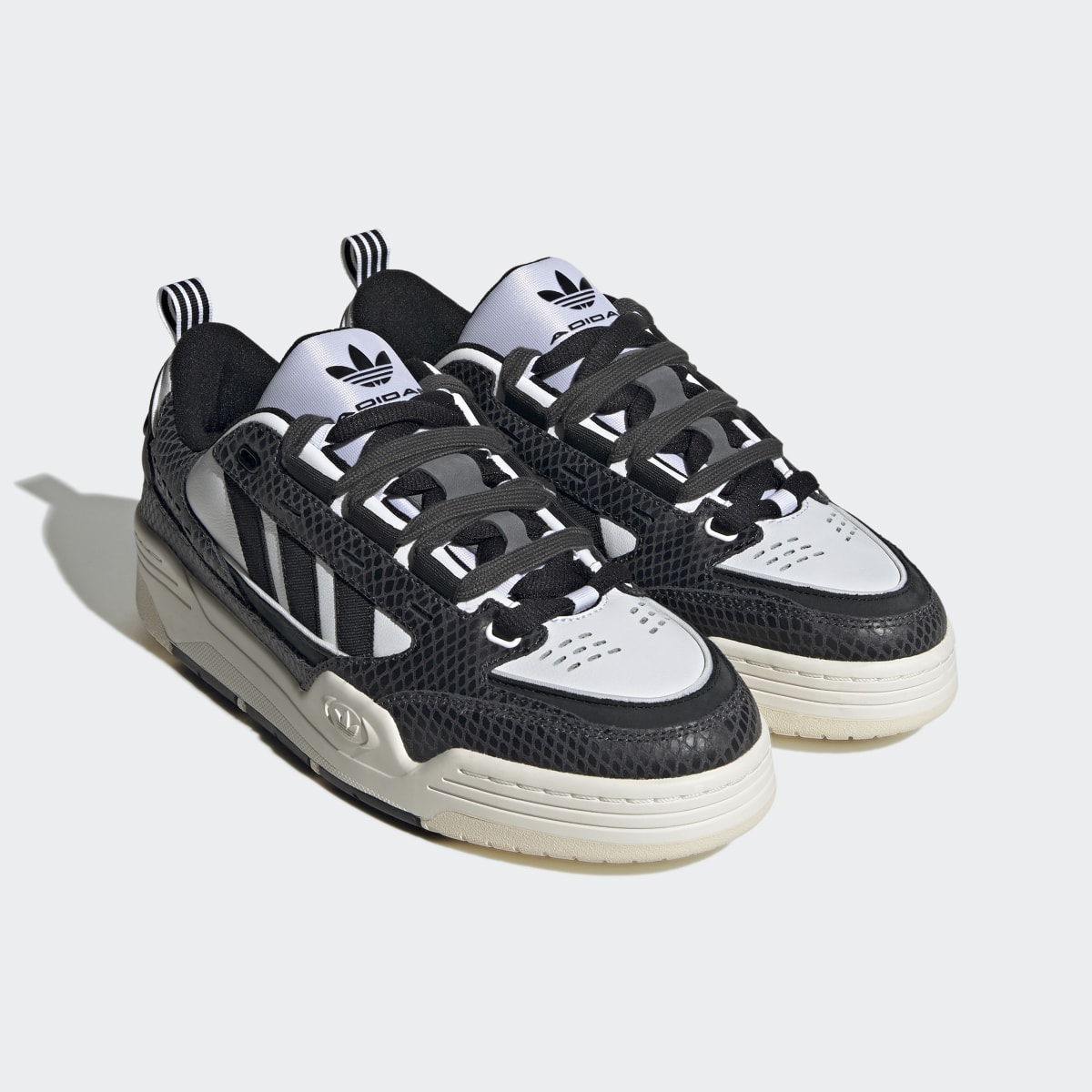 Adidas Zapatilla Adi2000. 4