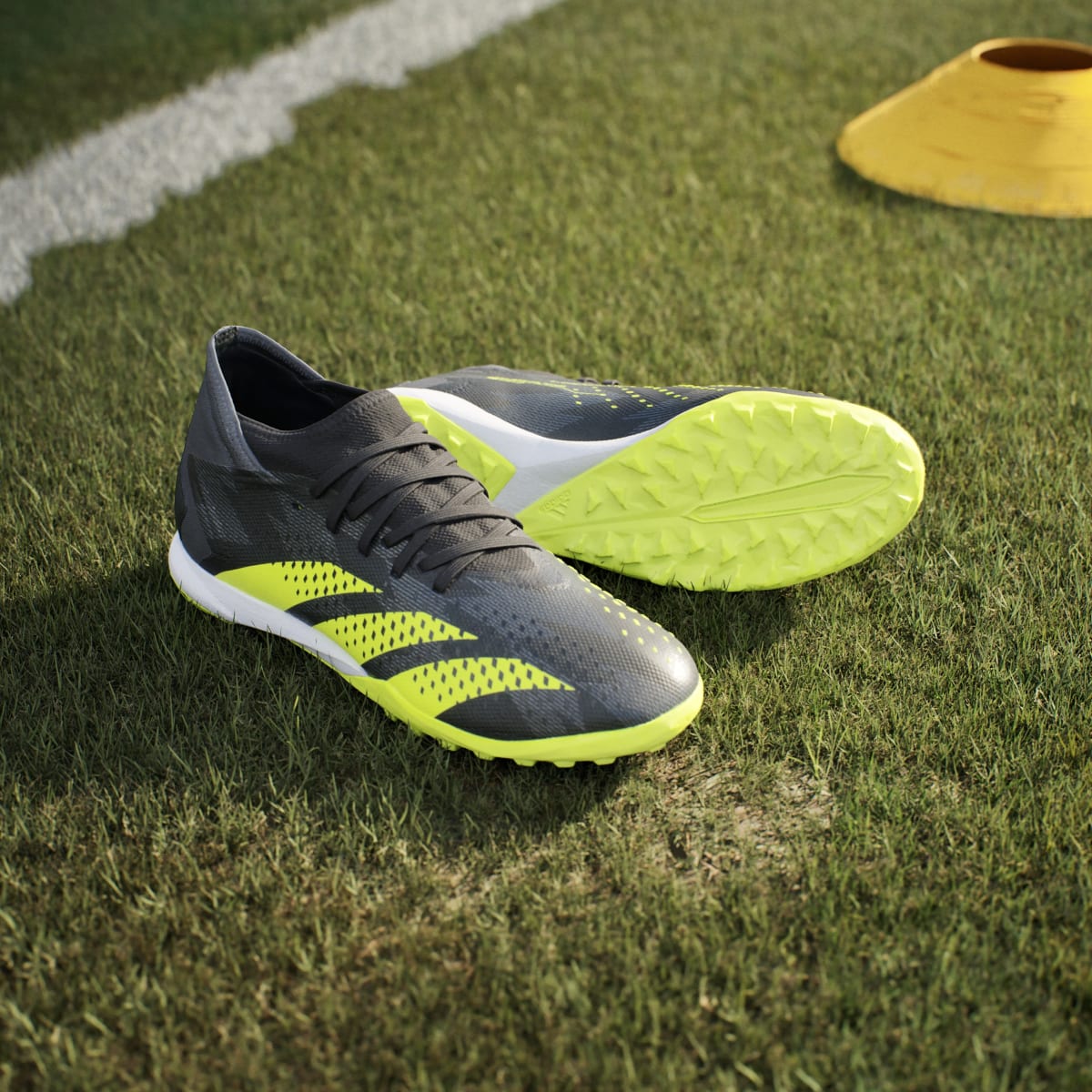 Adidas Predator Accuracy Injection.3 Halı Saha Kramponu. 11