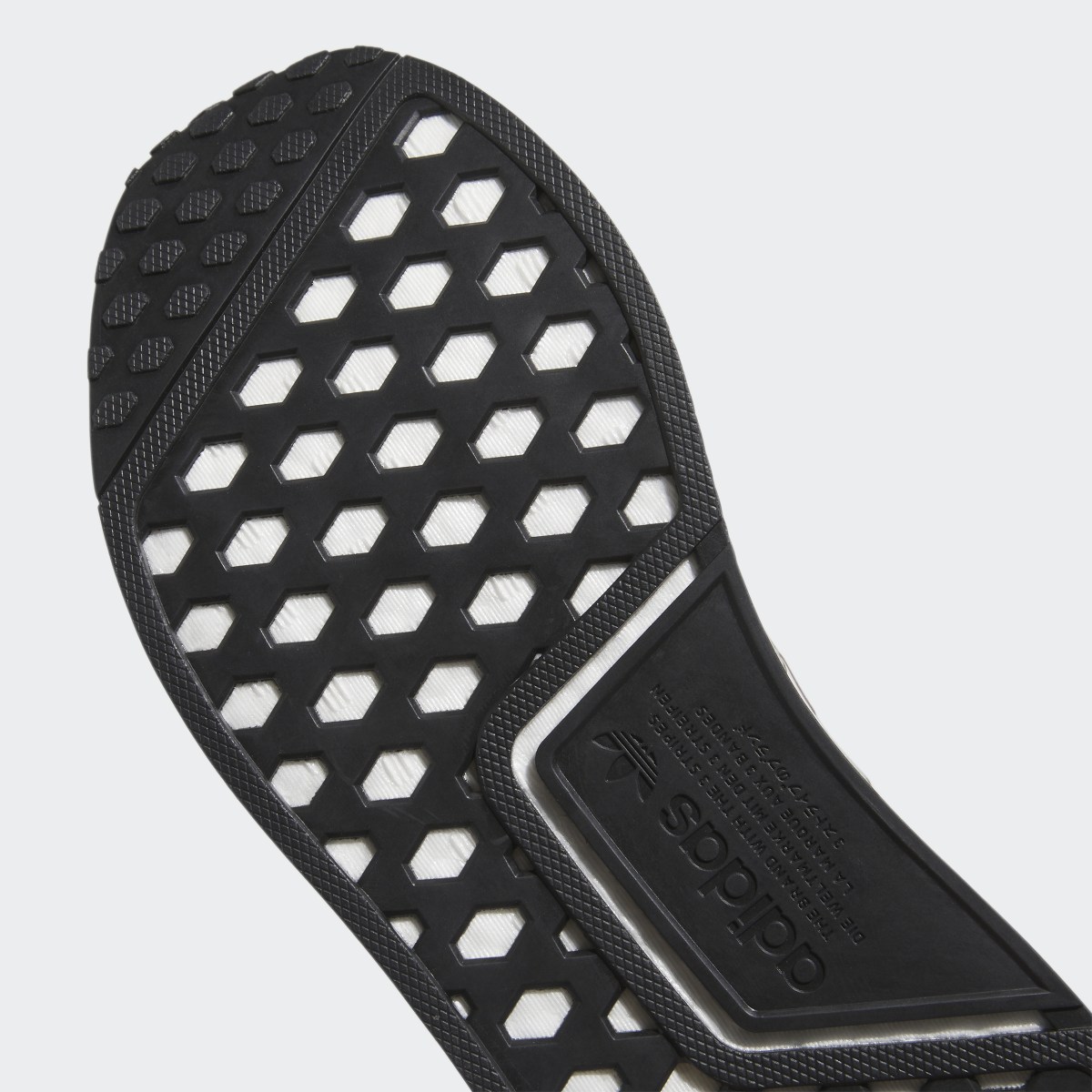 Adidas Zapatilla NMD_R1 V2. 4