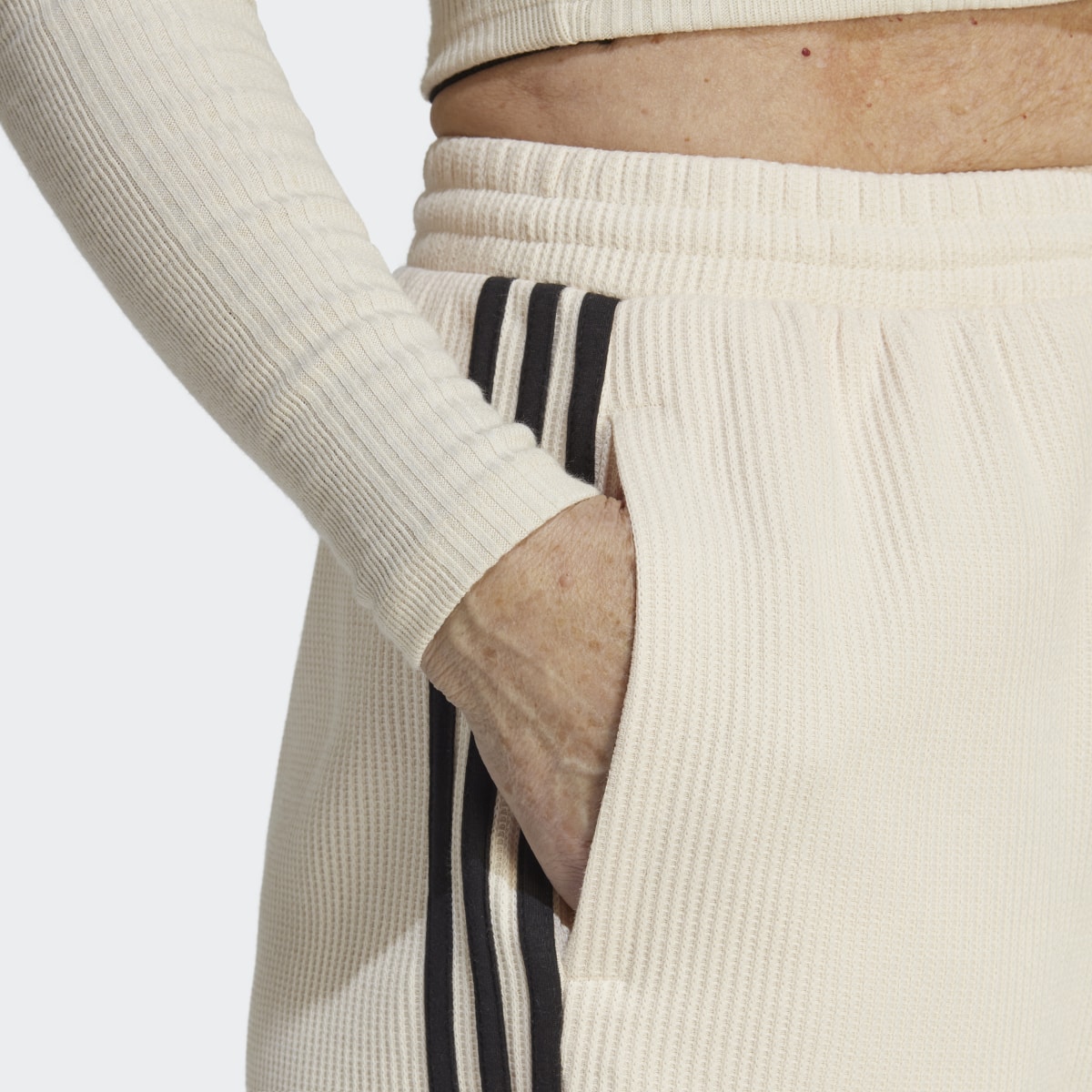 Adidas Bermudas. 5