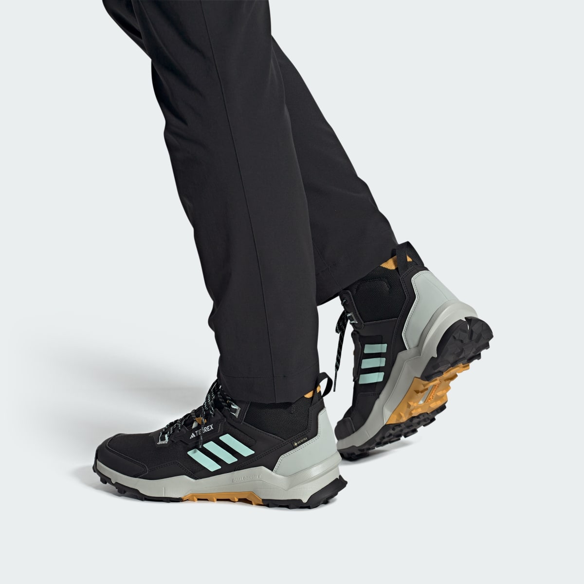 Adidas TERREX AX4 Mid GORE-TEX Wanderschuh. 6