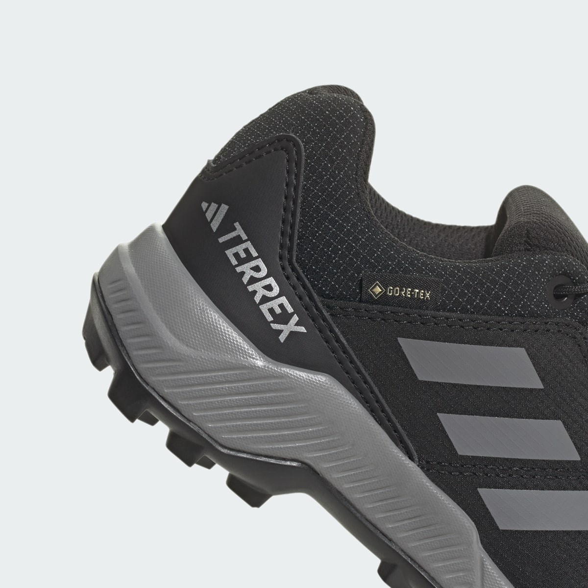 Adidas Scarpe da hiking Terrex GORE-TEX. 11