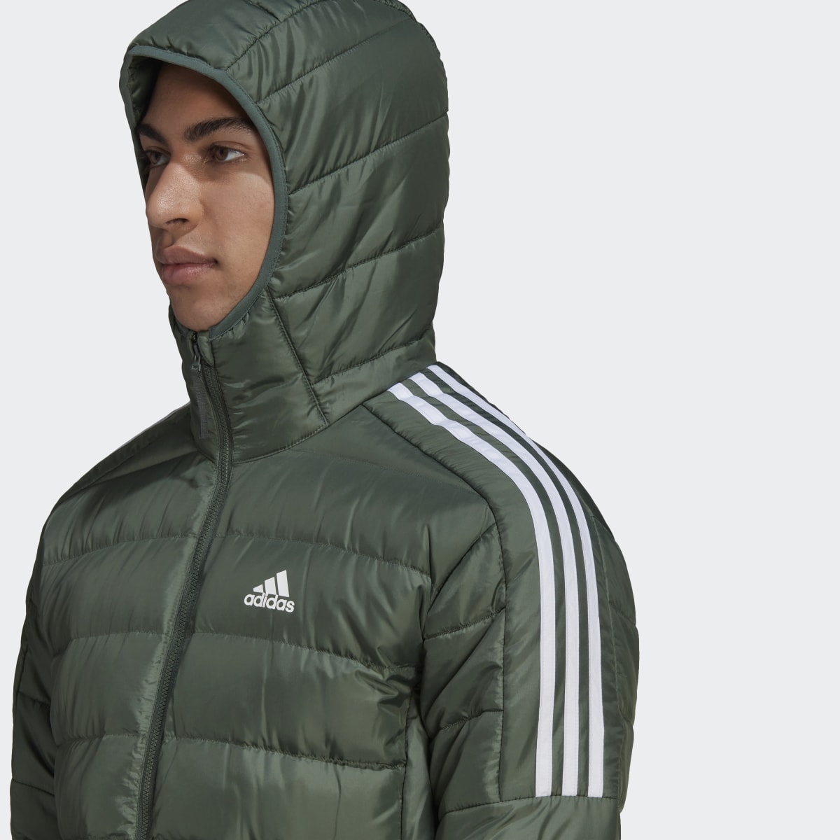 Adidas Parka de Penas Essentials. 9