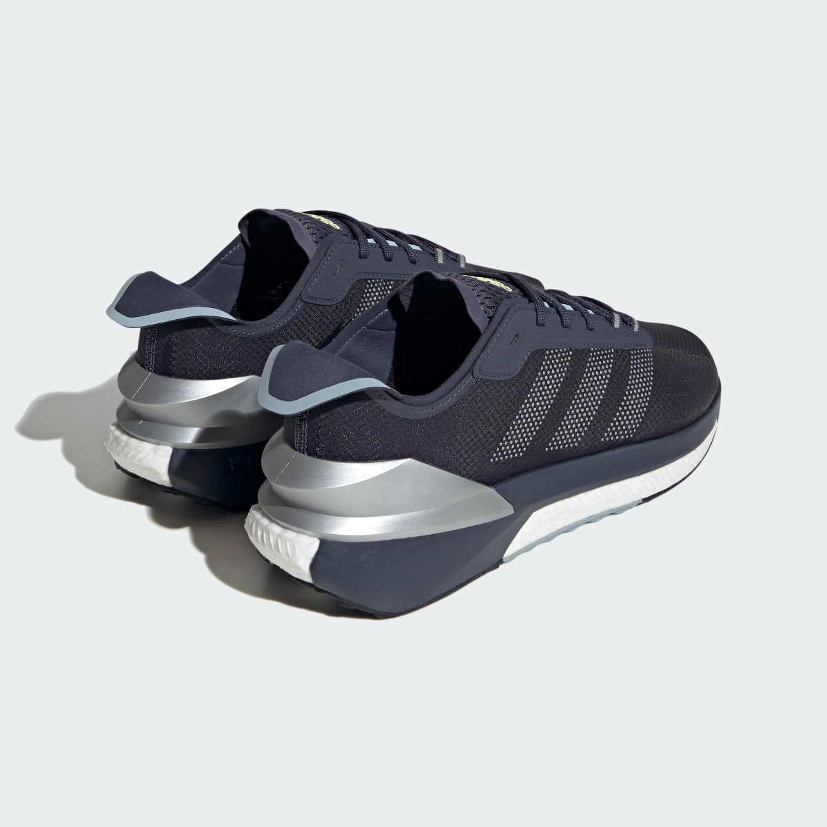 Adidas Avryn Schuh. 6