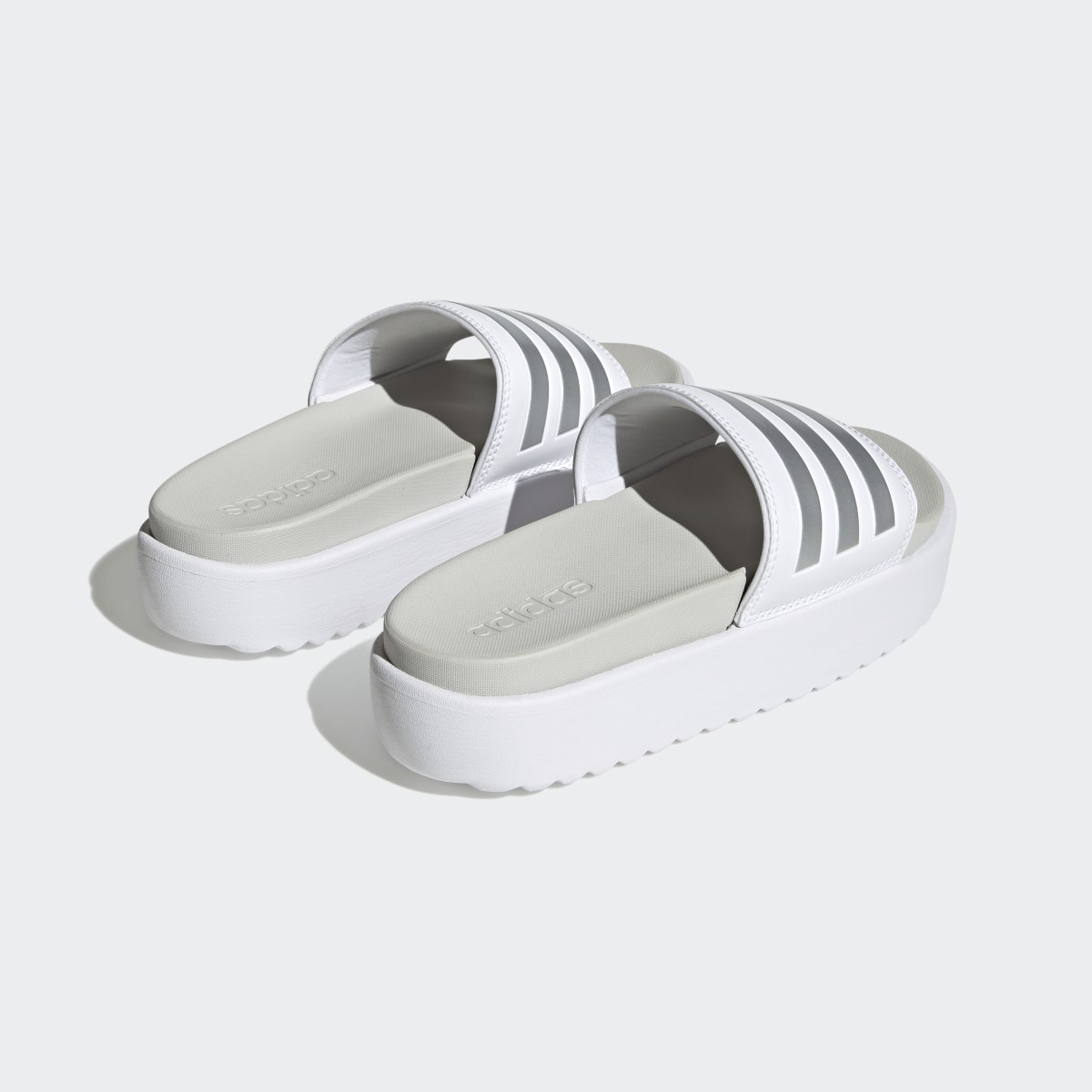 Adidas Chancla Adilette Platform. 6