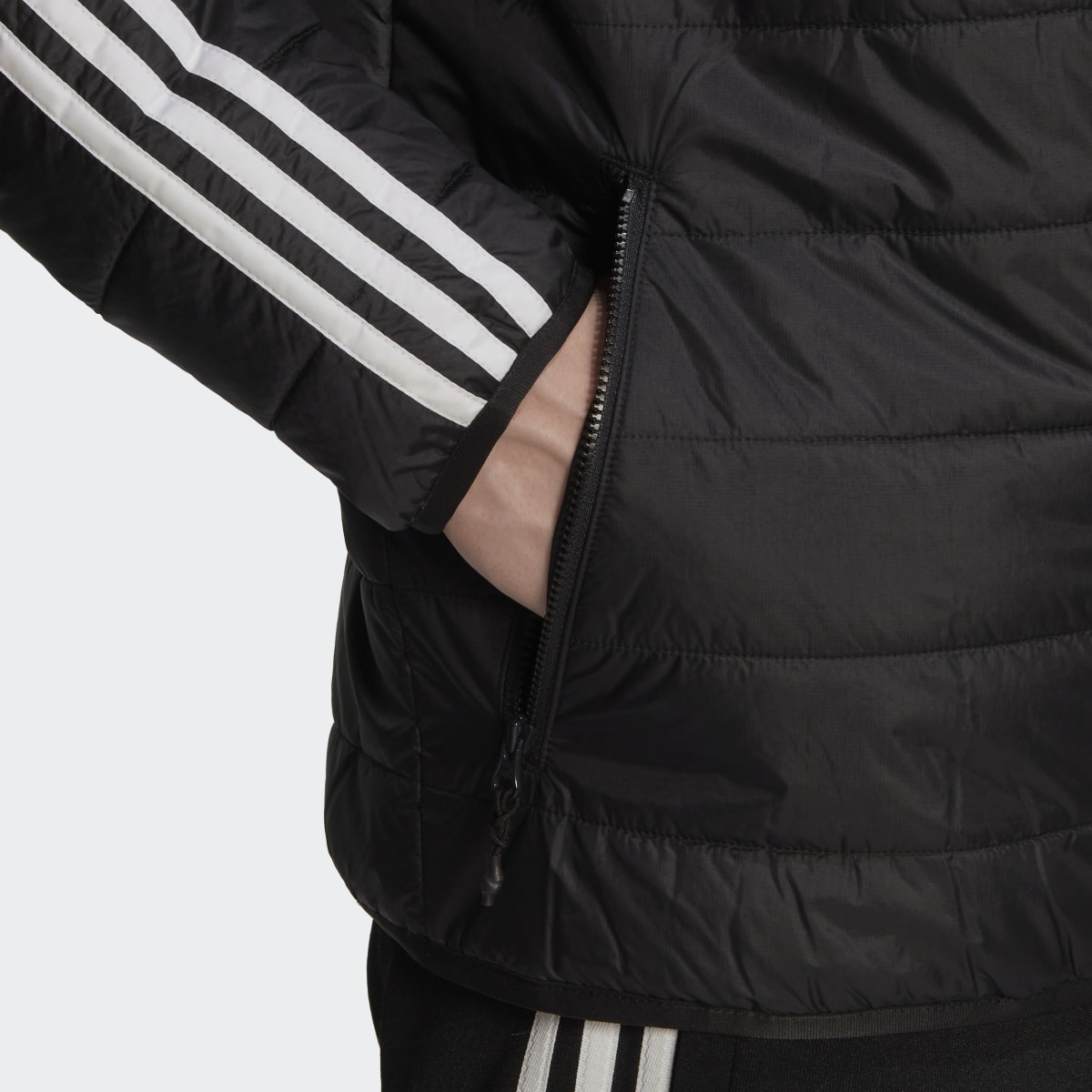 Adidas Chaqueta acolchada con capucha Puffer. 7