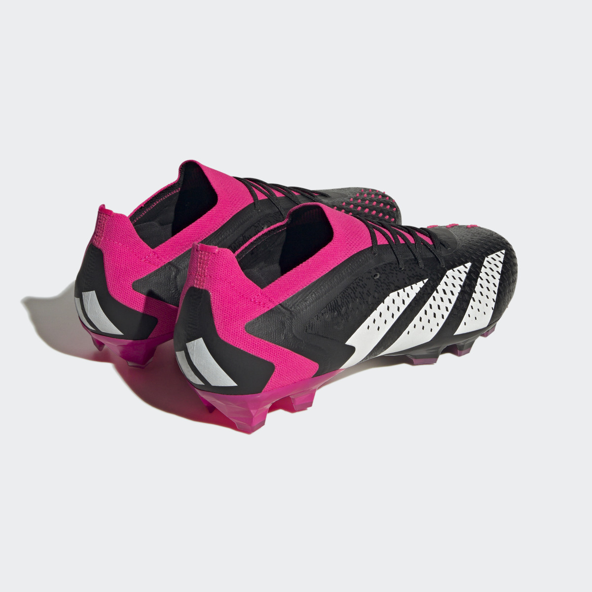 Adidas Bota de fútbol Predator Accuracy.1 Low césped artificial. 9