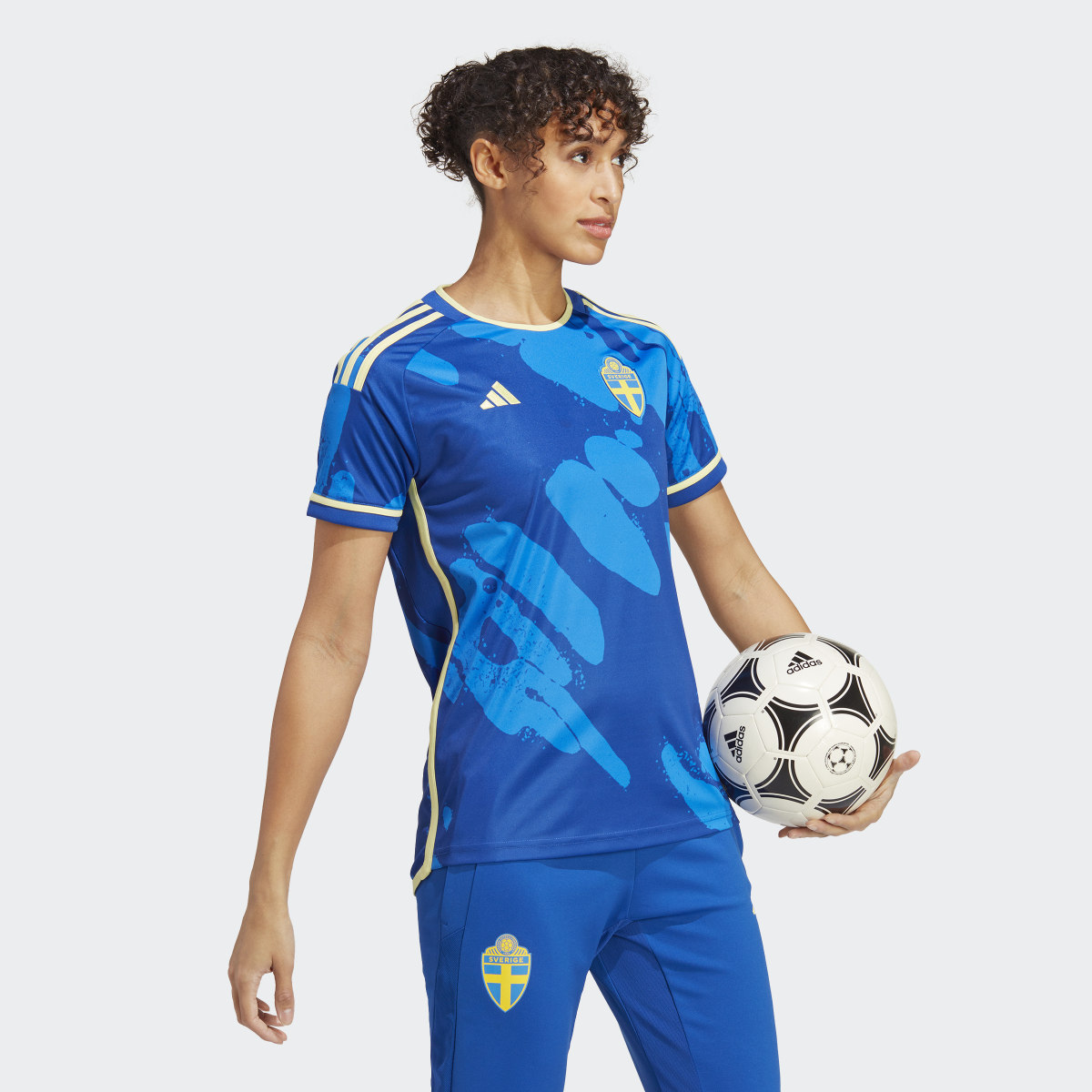 Adidas Camiseta segunda equipación selección femenina Suecia 23. 4