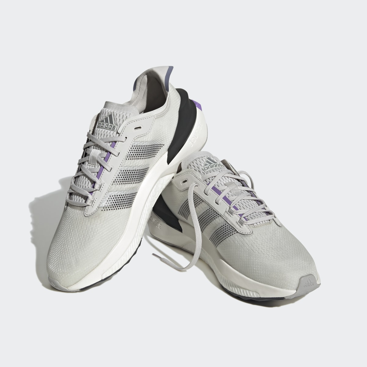 Adidas Avryn Schuh. 9