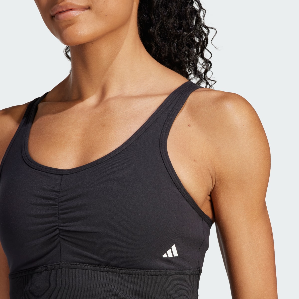 Adidas Brassière Essentials Maintien moyen. 8