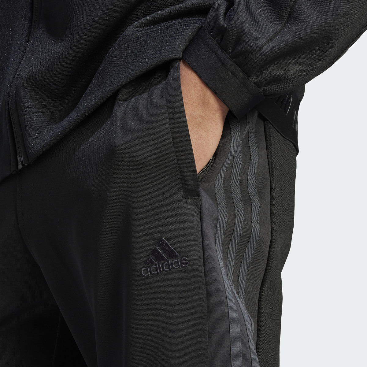 Adidas Pantalon Tiro. 5