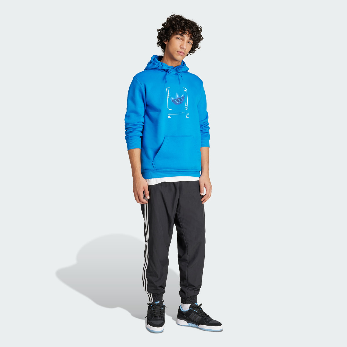 Adidas Hoodie London Graphic. 4