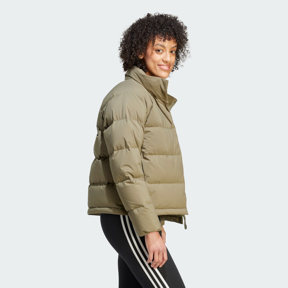 Adidas Helionic Relaxed Daunenjacke. 4