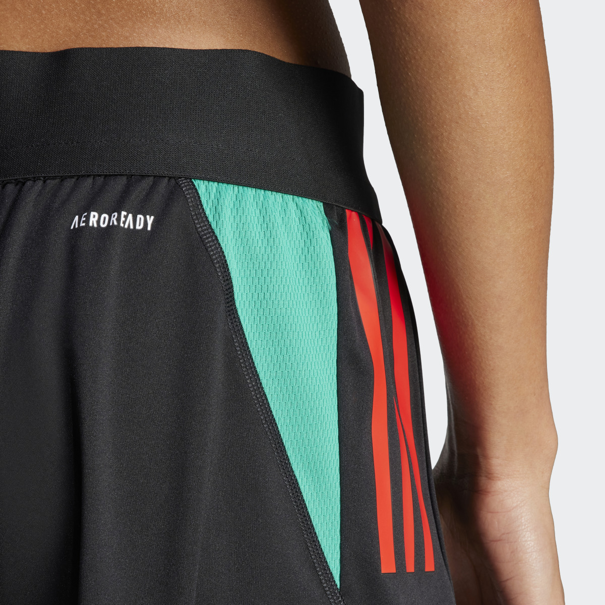 Adidas Manchester United Tiro 23 Training Shorts. 7