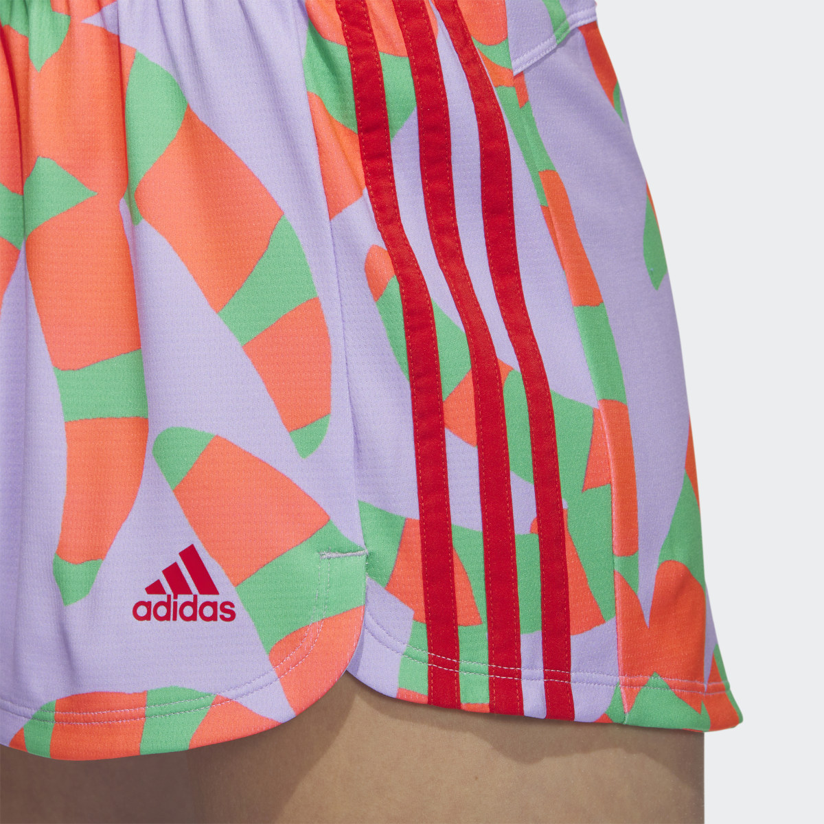 Adidas x FARM Rio Pacer 3-Streifen Knit Shorts. 6