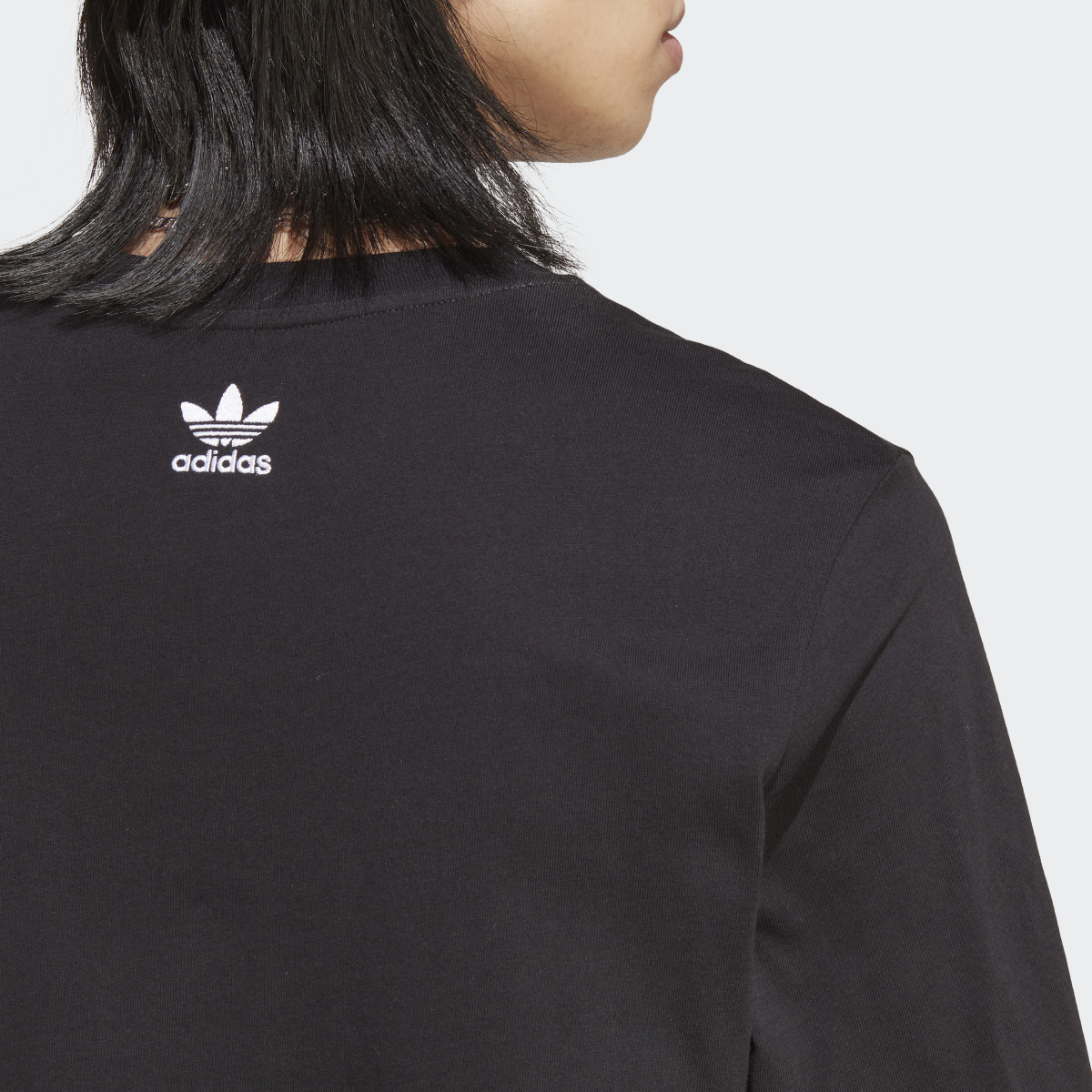 Adidas Playera Graphics New Age. 7