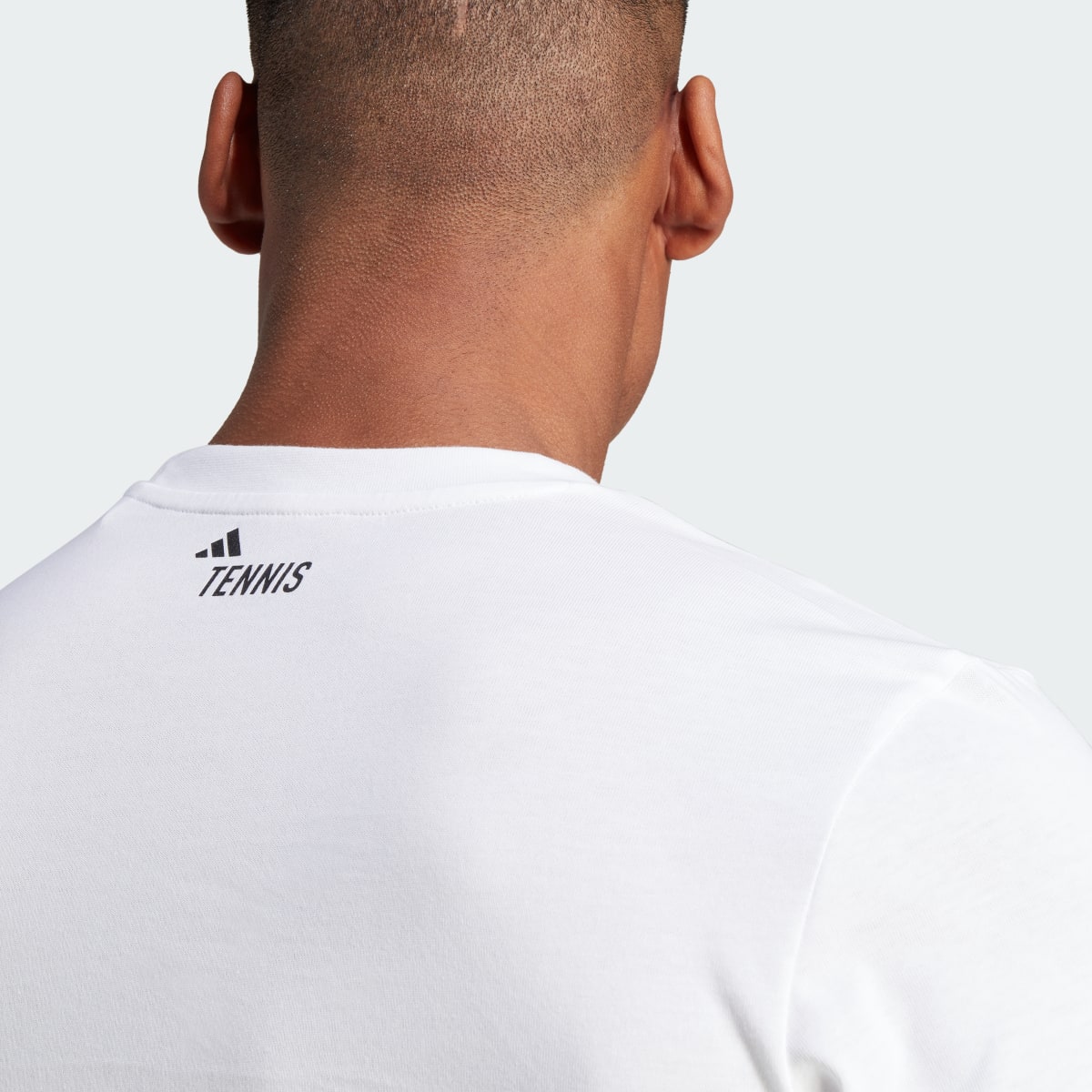 Adidas T-shirt de tennis graphique AEROREADY. 8