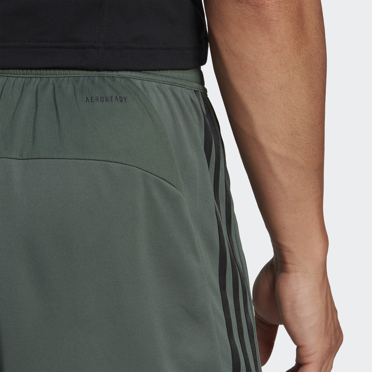 Adidas Primeblue Designed To Move Sport 3-Streifen Shorts. 6