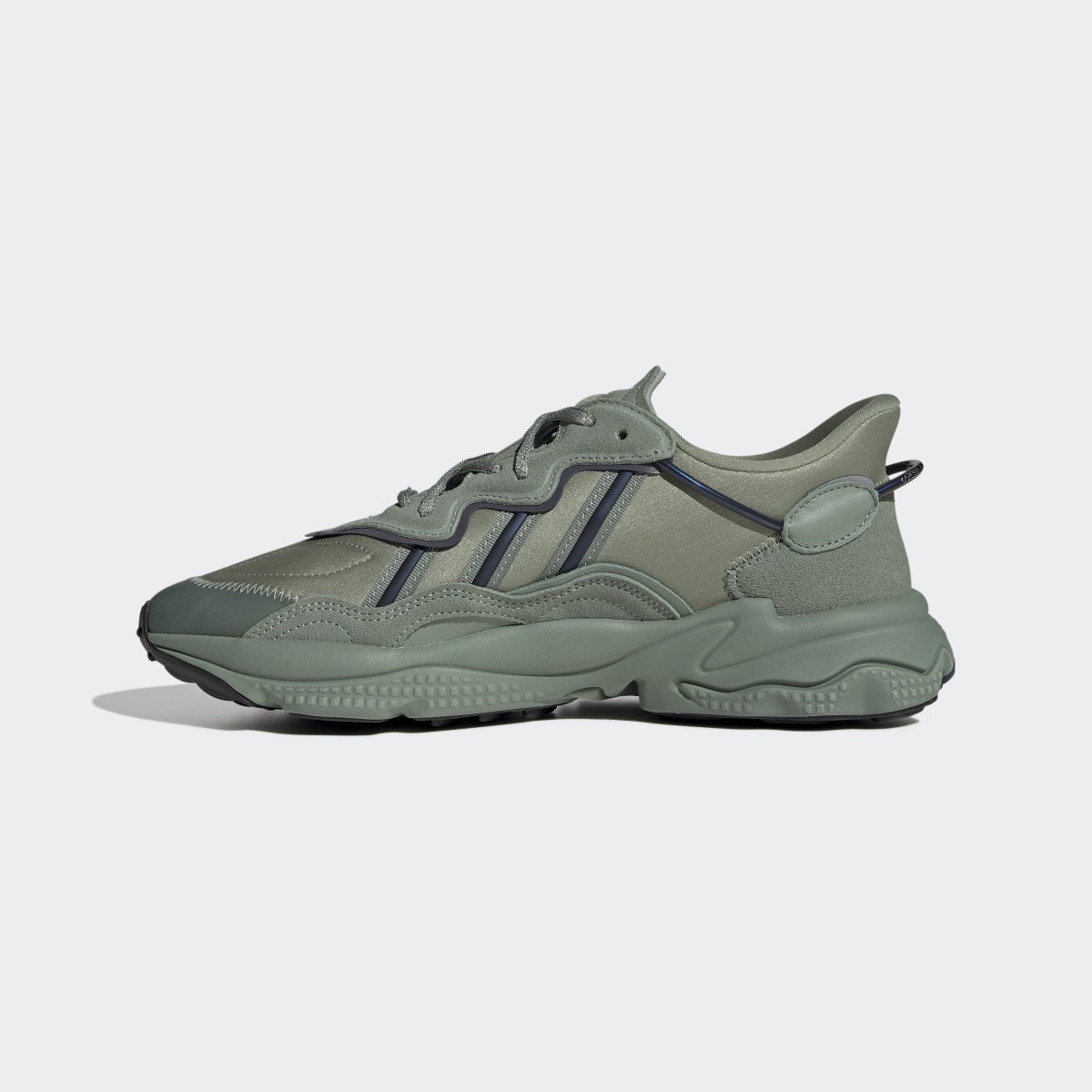 Adidas Chaussure OZWEEGO. 7