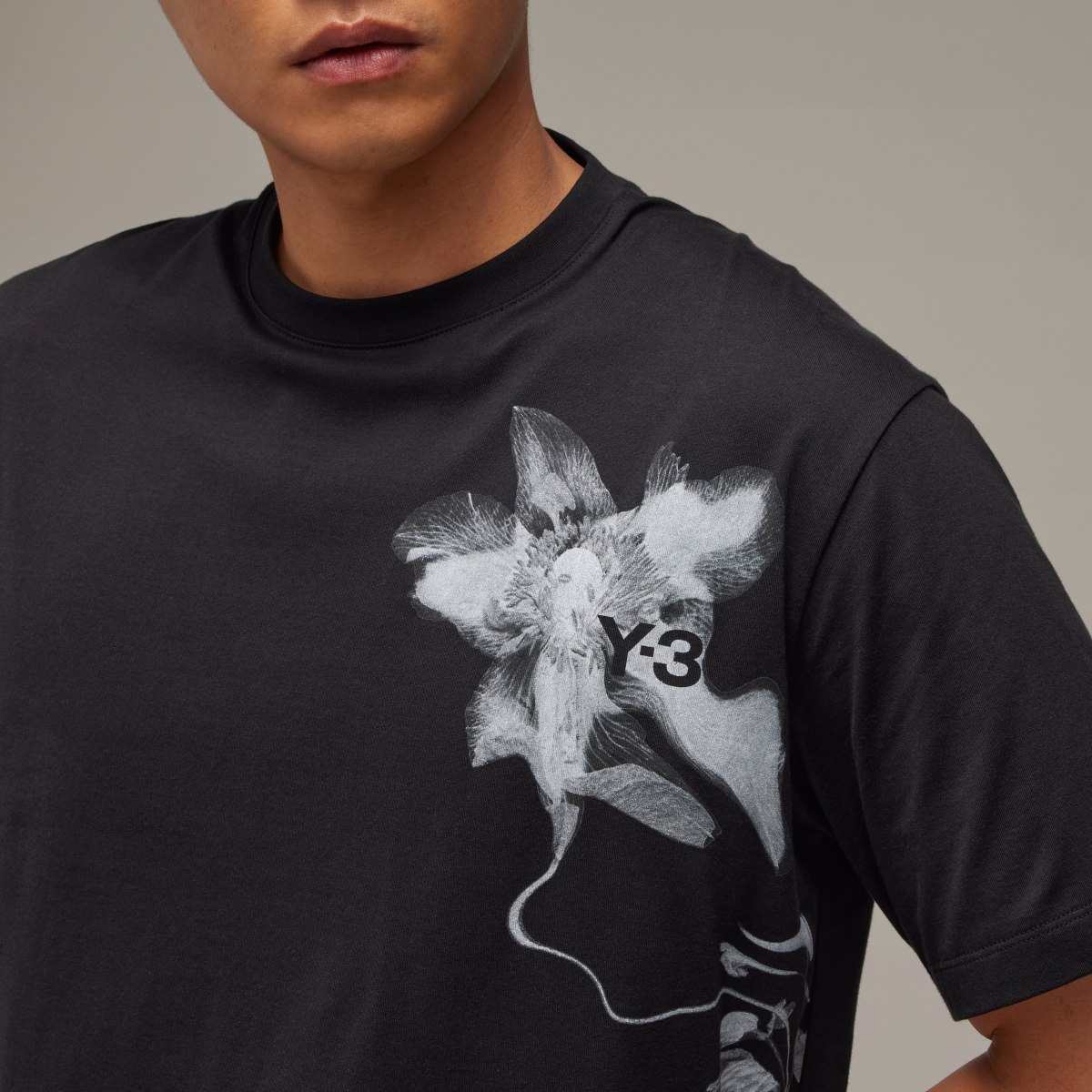 Adidas Y-3 Graphic Short Sleeve T-Shirt. 6