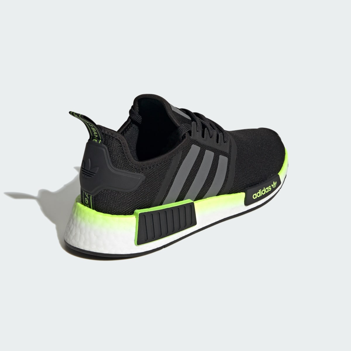 Adidas NMD_R1. 8