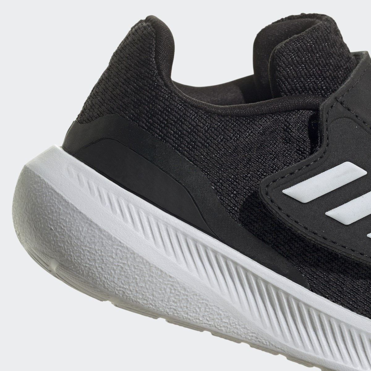 Adidas Chaussure à scratch RunFalcon 3.0. 10
