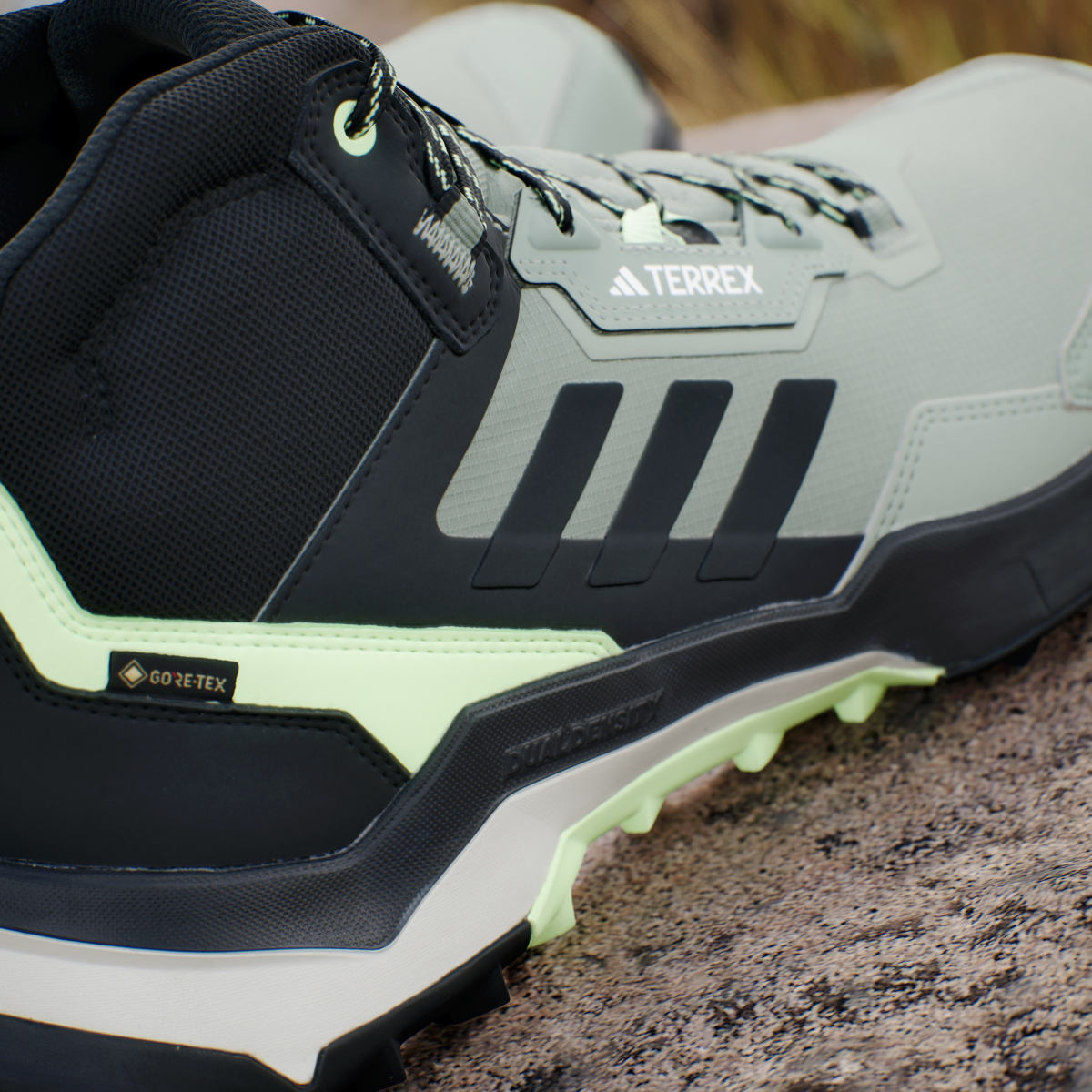 Adidas Chaussure de randonnée Terrex AX4 Mid GORE-TEX. 10