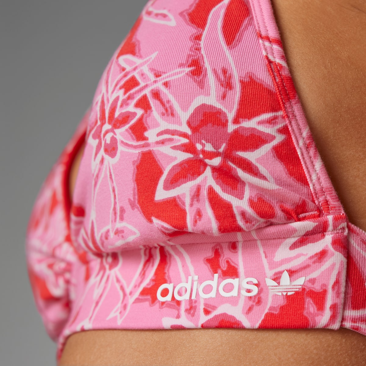 Adidas Bralet Island Club Estampado Integral. 7