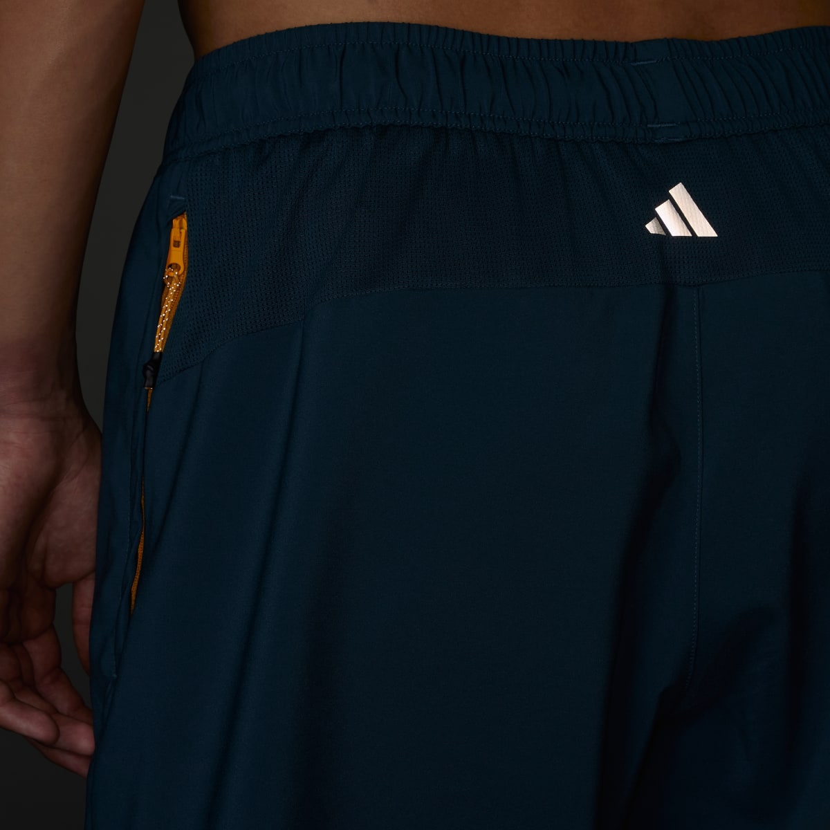 Adidas Shorts de Entrenamiento HIIT. 6