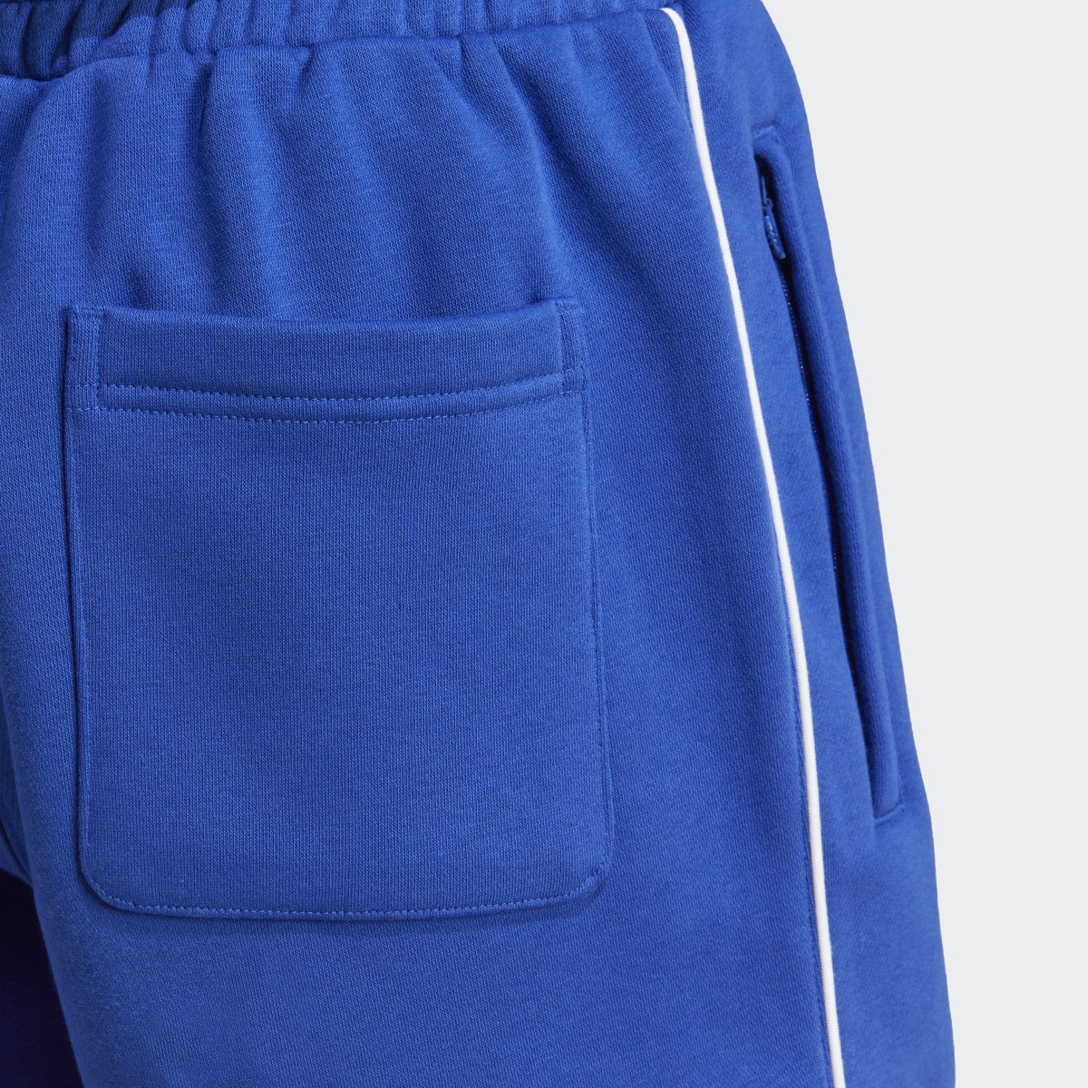 Adidas Adicolor Seasonal Archive Shorts. 6