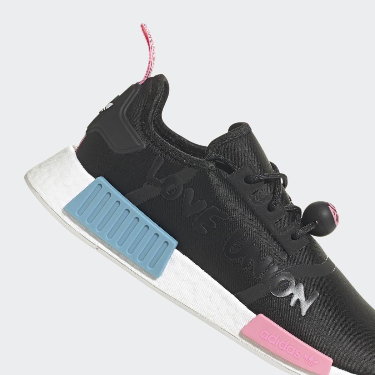 Adidas NMD_R1 x André Saraiva Shoes. 12