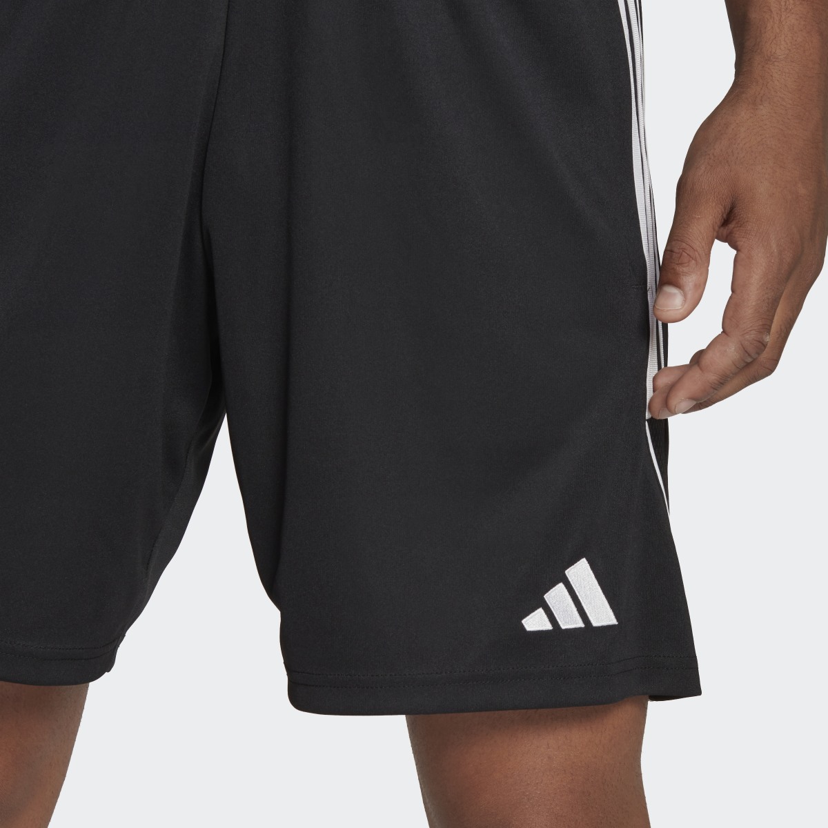 Adidas Shorts de Entrenamiento Tiro 23 League. 5