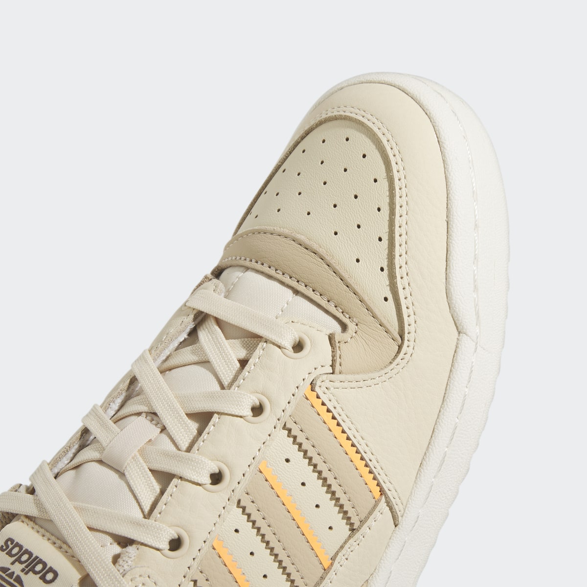 Adidas Chaussure Forum Low. 8