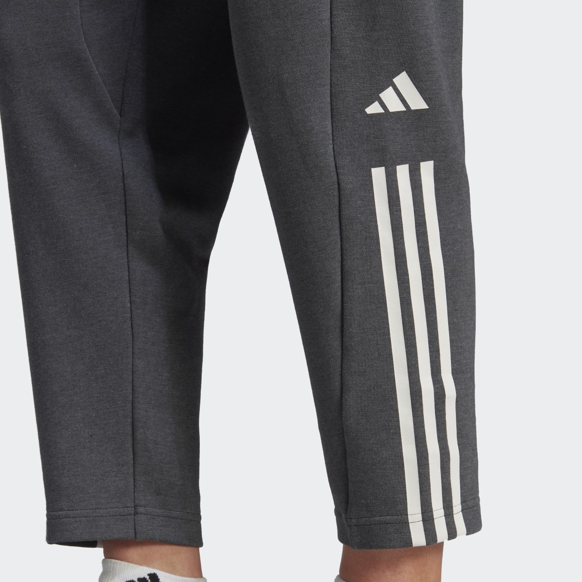 Adidas Pantalon d'entraînement en coton coupe standard Train Essentials. 5