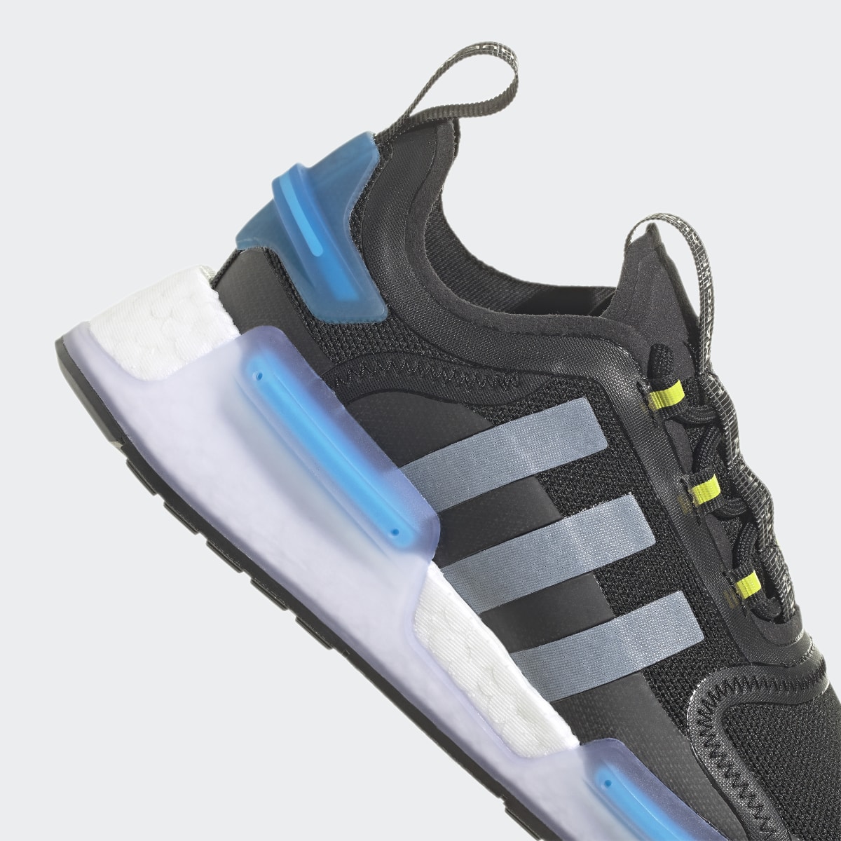 Adidas NMD_V3 J. 9