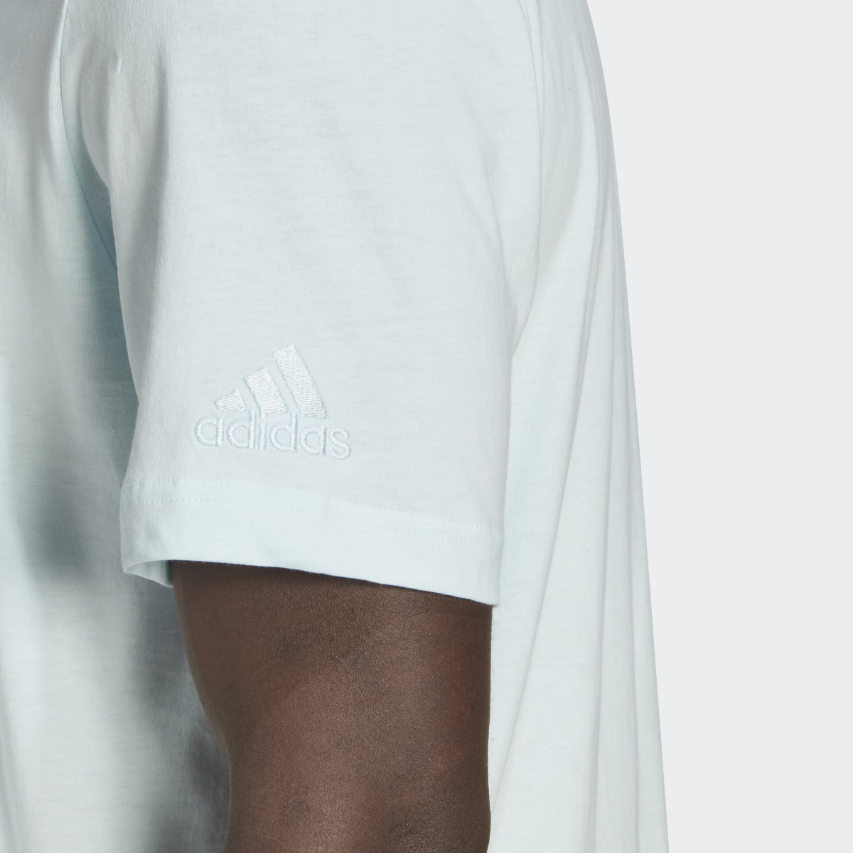 Adidas Essentials Embroidered Linear Logo Tişört. 7