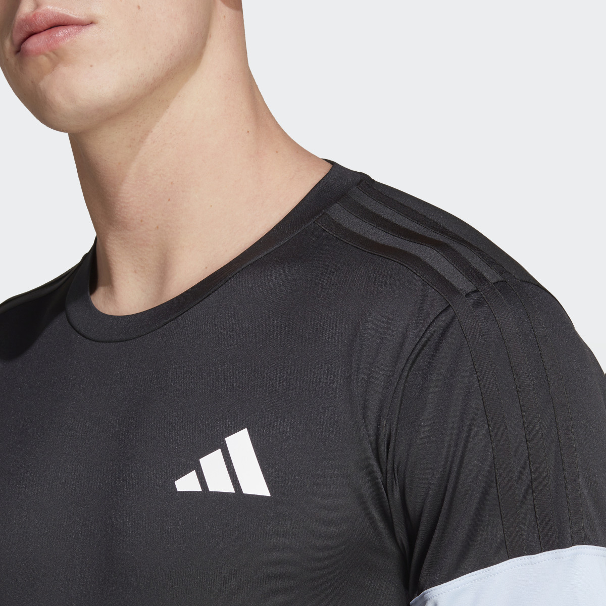 Adidas T-shirt de Treino 3-Stripes. 6