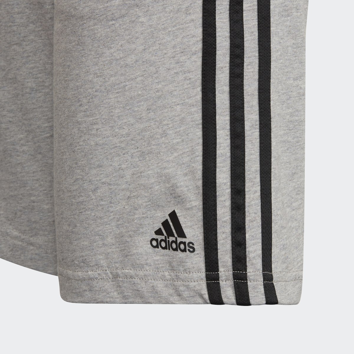 Adidas Essentials 3-Streifen Shorts. 5