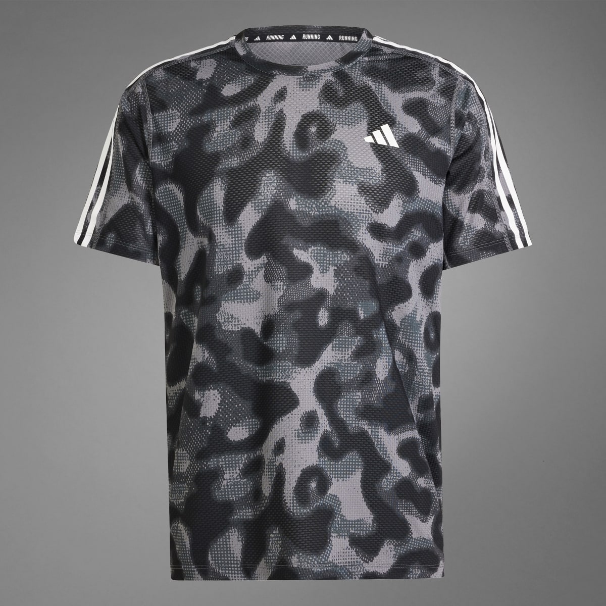 Adidas Own the Run 3-Streifen Allover Print T-Shirt. 9