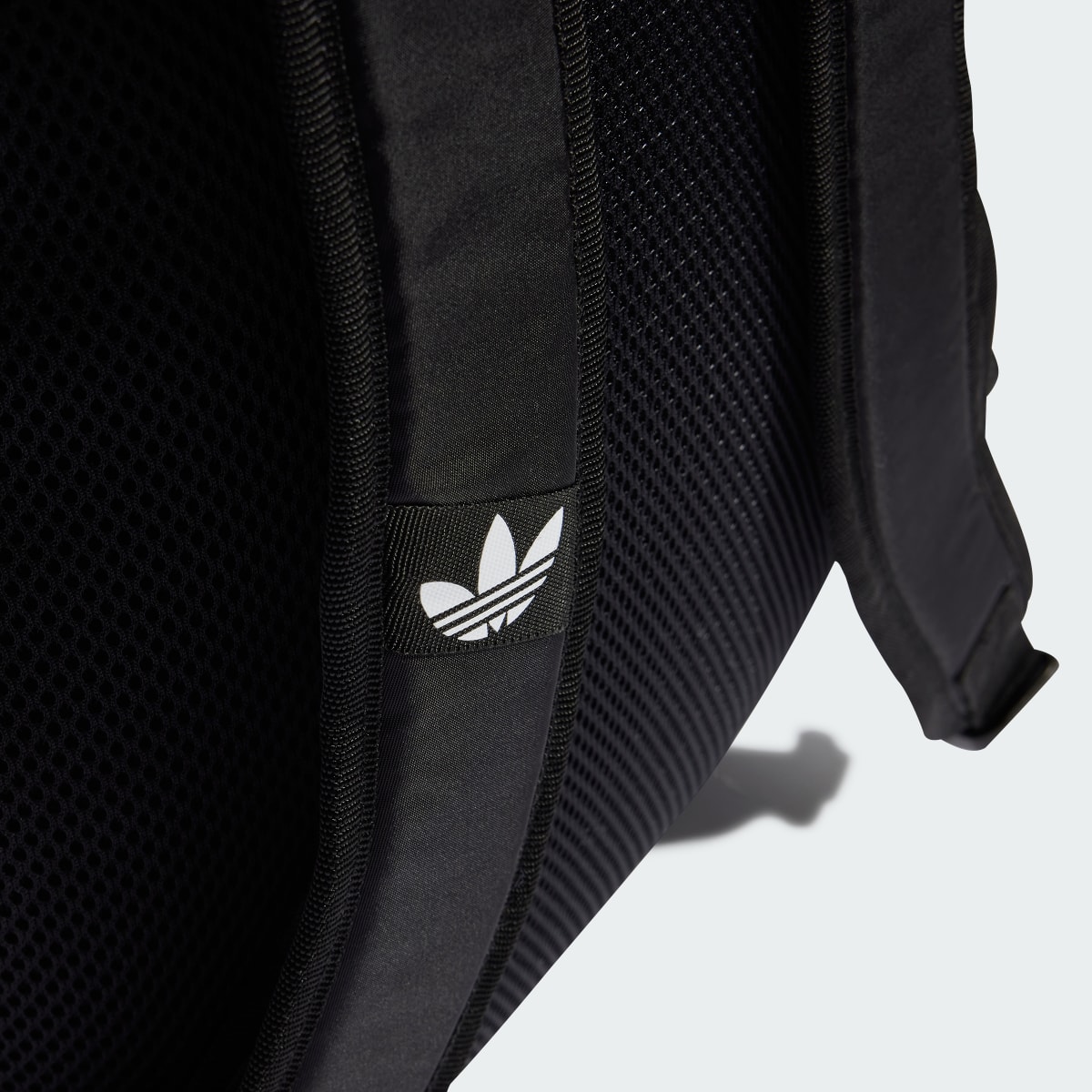 Adidas Adicolor Archive Backpack. 7