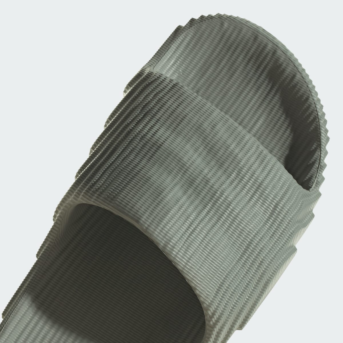 Adidas Chancla Adilette 22. 9