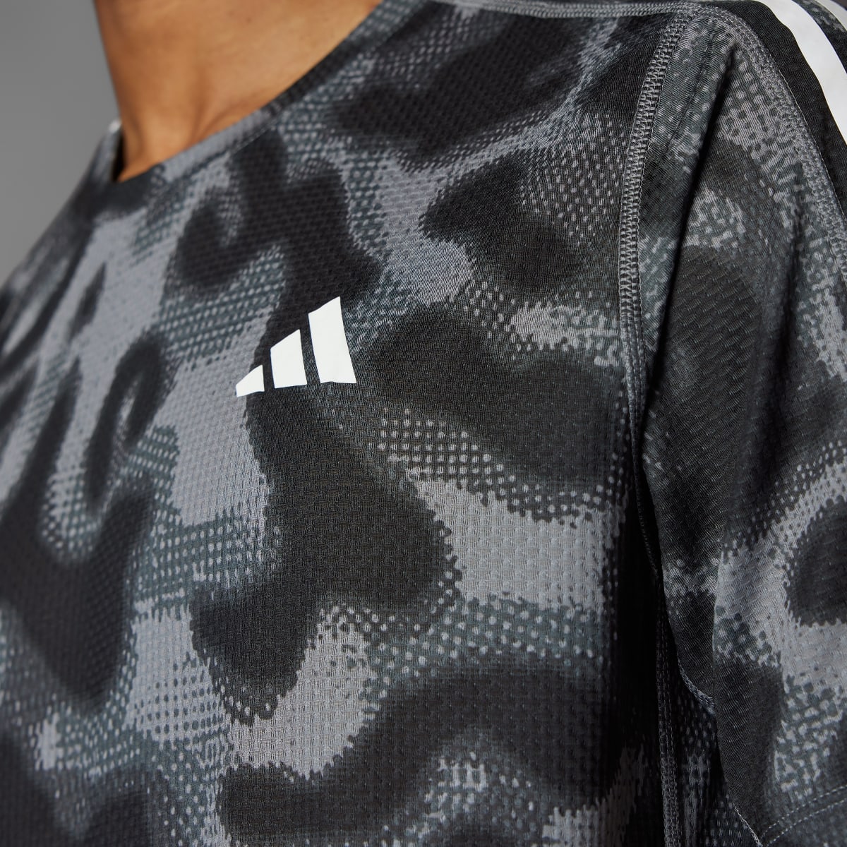 Adidas Koszulka Own the Run 3-Stripes Allover Print. 5
