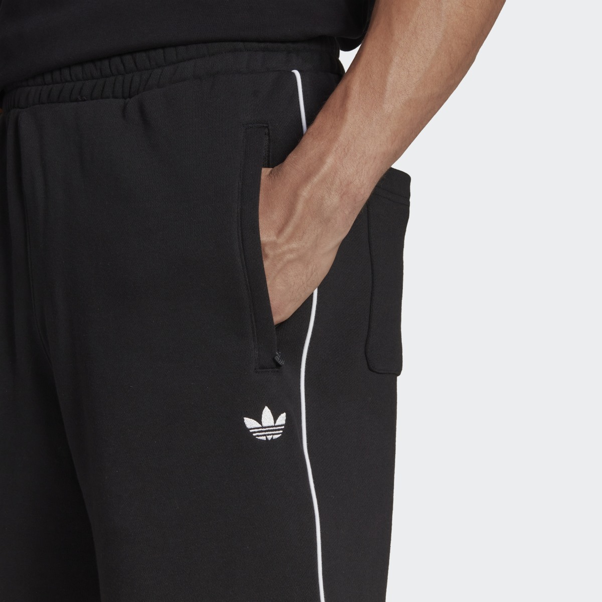 Adidas adicolor Seasonal Archive Shorts. 5