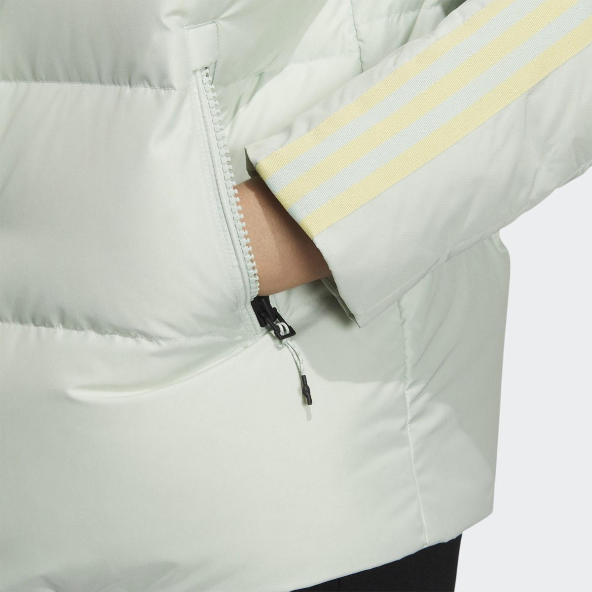 Adidas 3-Streifen Daunenjacke. 7