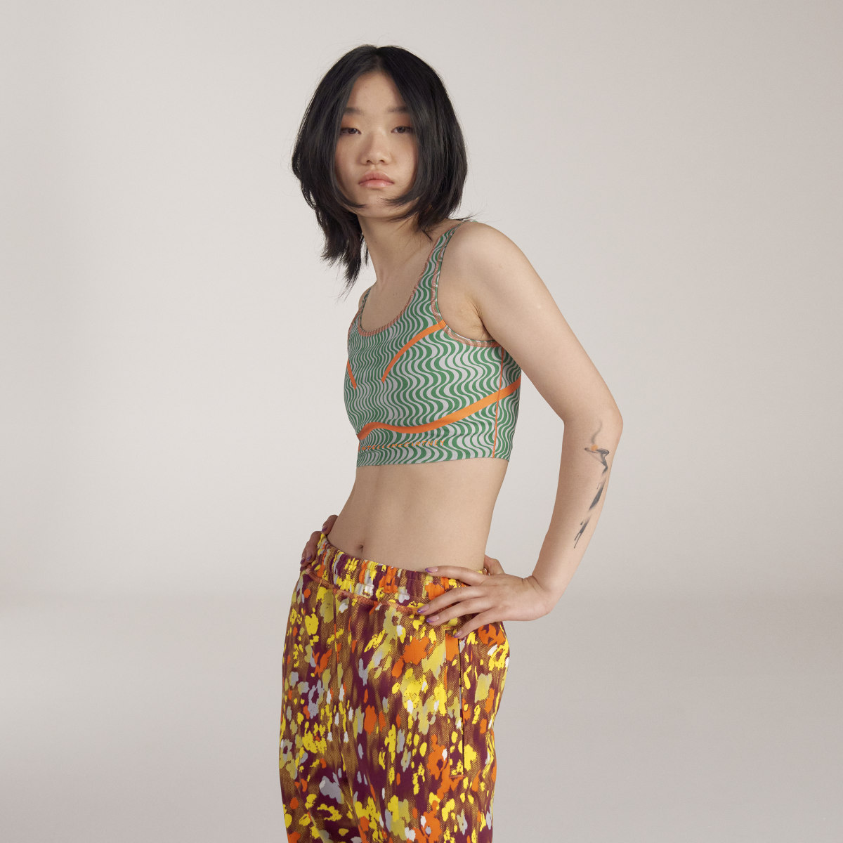 Adidas Crop top imprimé adidas by Stella McCartney TruePurpose. 8