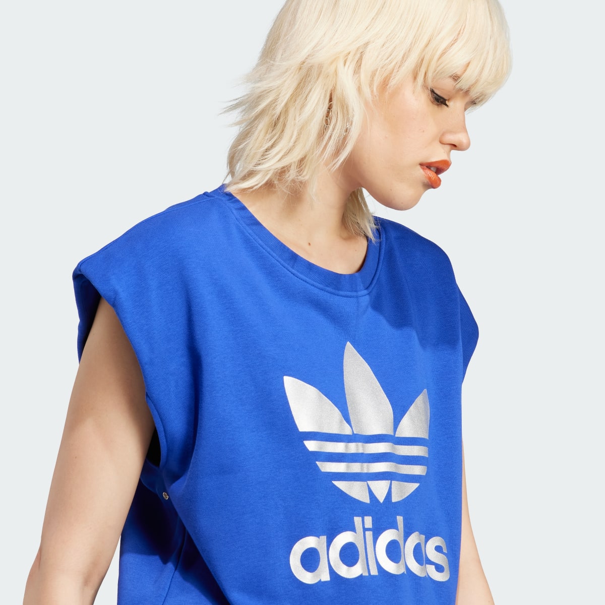 Adidas Big Logo Hoodie. 8