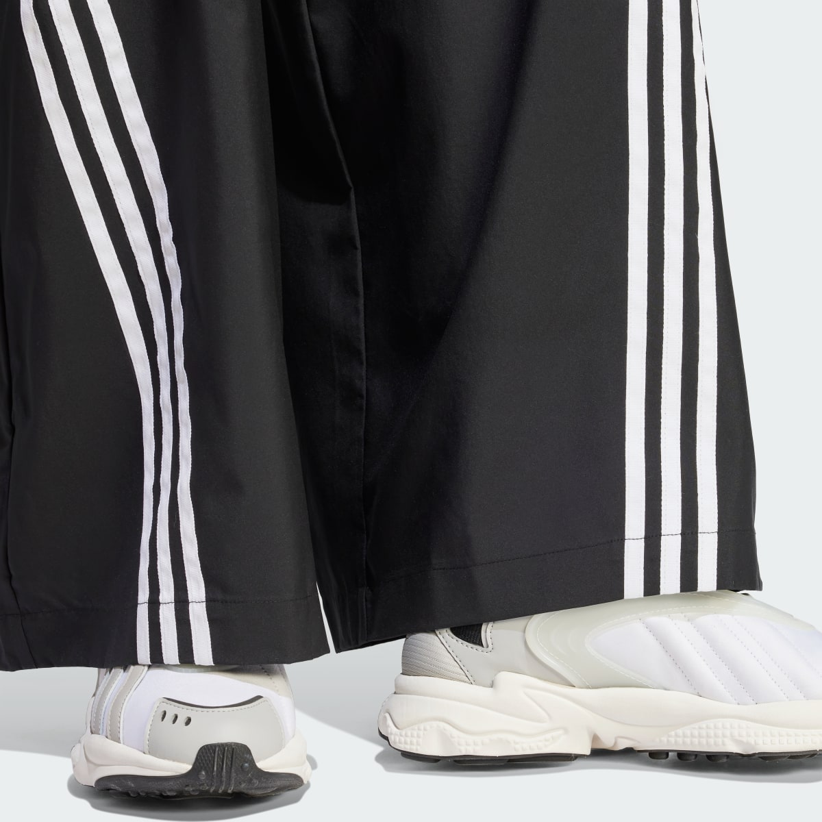 Adidas Spodnie dresowe Adilenium Oversized. 6