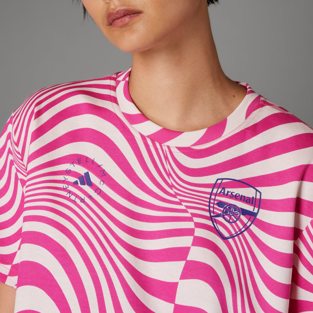 Adidas Playera Arsenal x adidas by Stella McCartney. 8